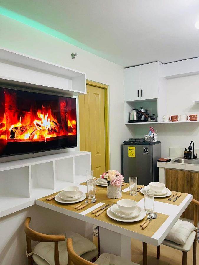 Lovely 2 Bedroom Condo Unit ايلويلو المظهر الخارجي الصورة